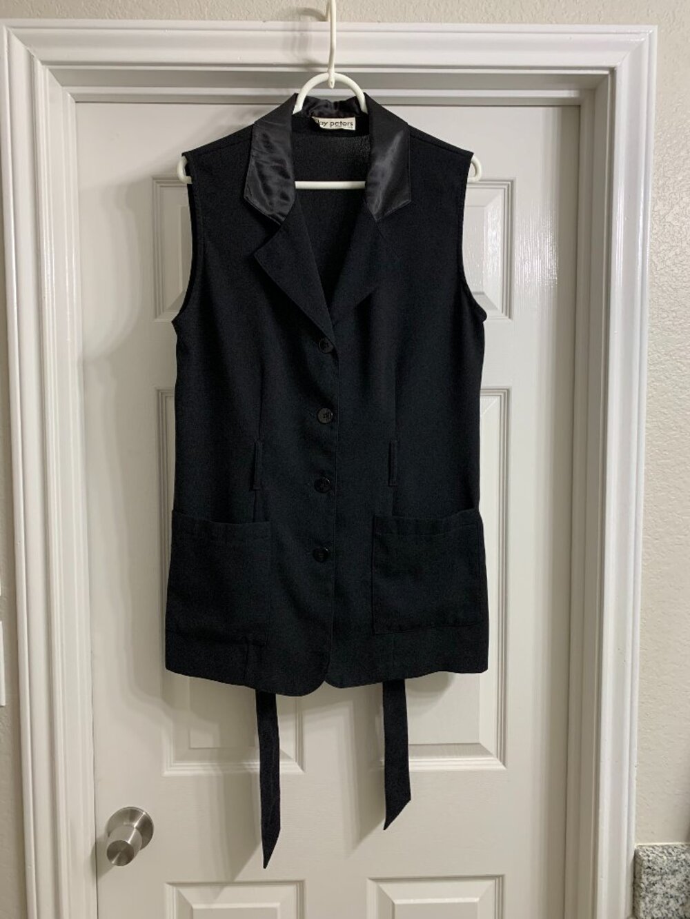 Jay Peters Brand Women's Black Sleeveless Blouse, Size 14